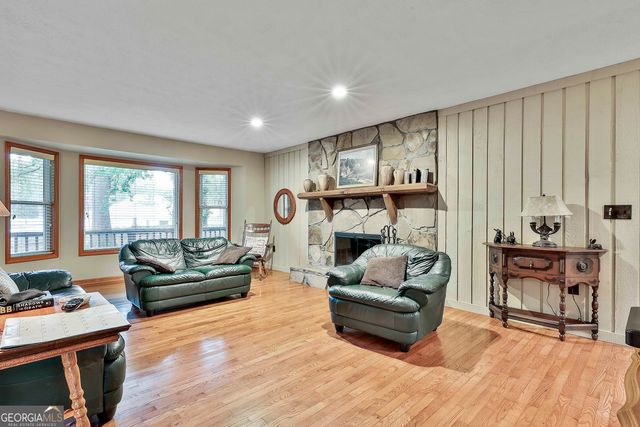 101 Longer Drive, Peachtree City, GA 30269