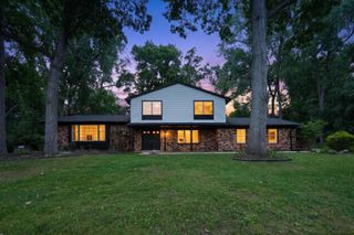 2049 Shore Hill Drive, West Bloomfield Twp, MI 48323