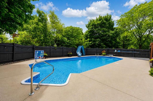 17965 Bolter LANE, Brookfield, WI 53045
