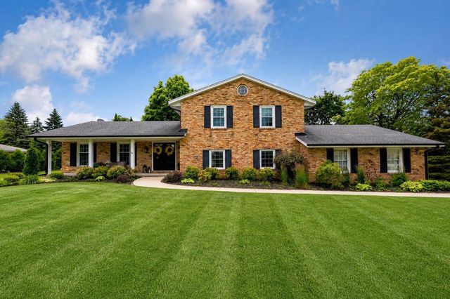 17965 Bolter LANE, Brookfield, WI 53045