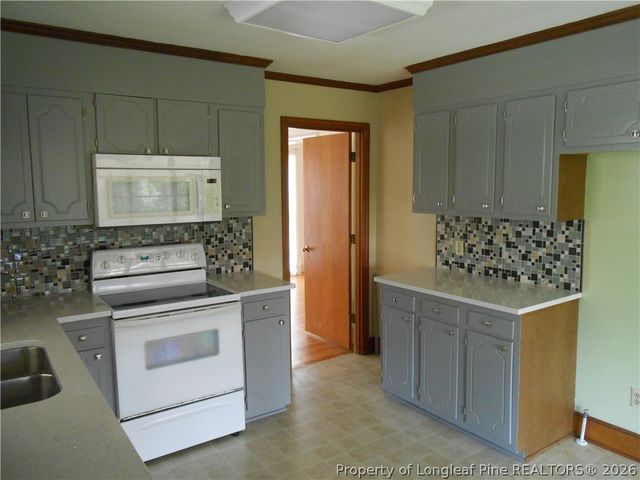 305 W 32 Street, Lumberton, NC 28358