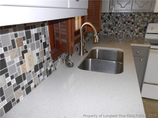 305 W 32 Street, Lumberton, NC 28358