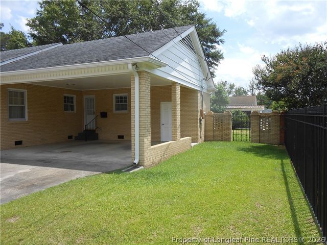 305 W 32 Street, Lumberton, NC 28358