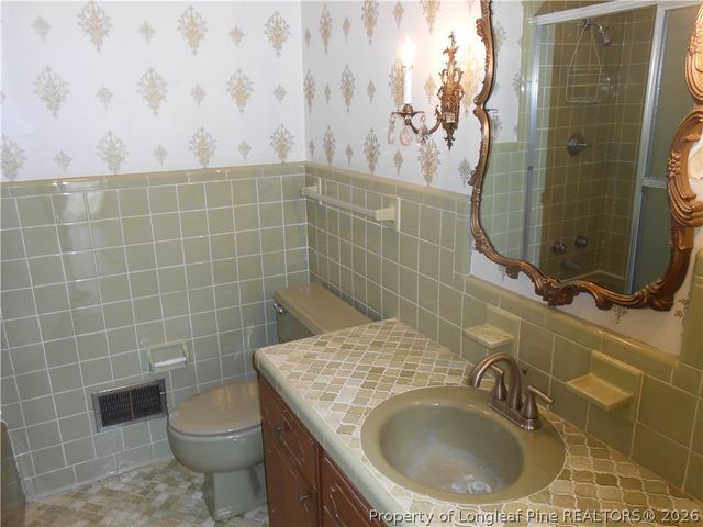 305 W 32 Street, Lumberton, NC 28358