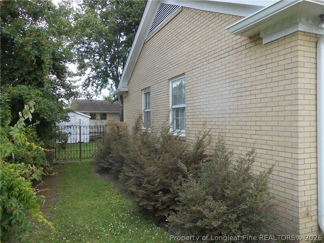 305 W 32 Street, Lumberton, NC 28358