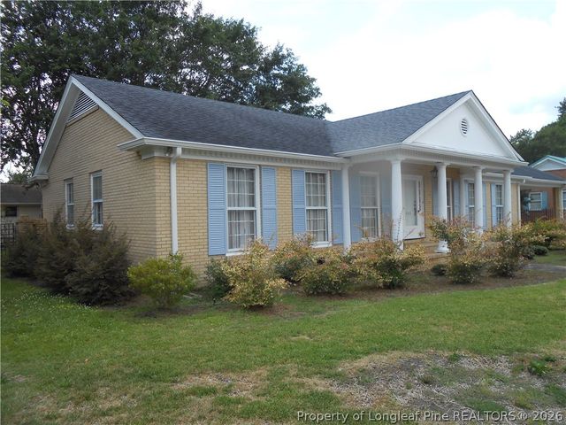 305 W 32 Street, Lumberton, NC 28358