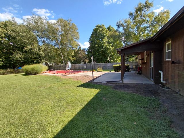 31715 30th Street, Paw Paw, MI 49079