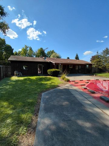 31715 30th Street, Paw Paw, MI 49079