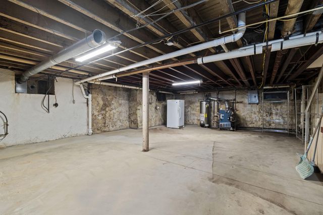 1401 SURREY LN, Wynnewood, PA 19096