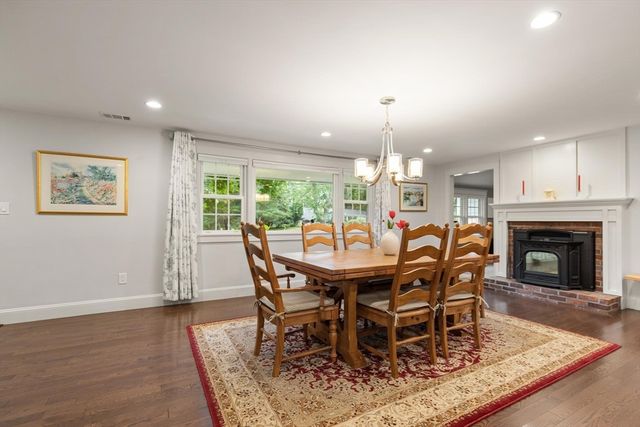9 Wild Rose Dr, Andover, MA 01810