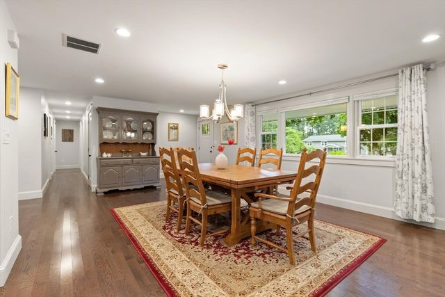 9 Wild Rose Dr, Andover, MA 01810