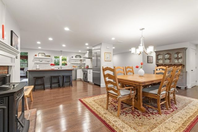 9 Wild Rose Dr, Andover, MA 01810