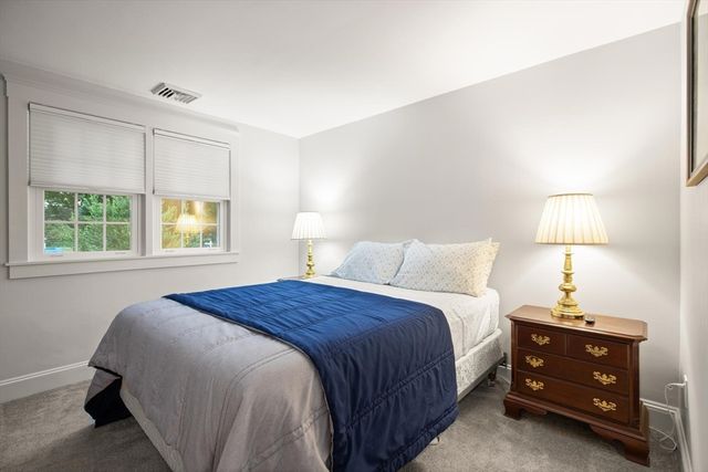 9 Wild Rose Dr, Andover, MA 01810