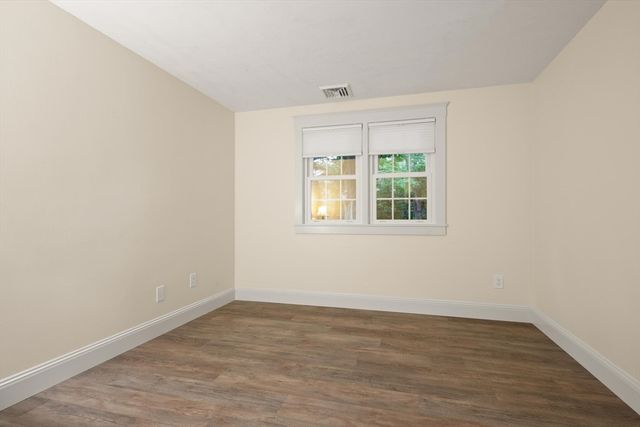 9 Wild Rose Dr, Andover, MA 01810