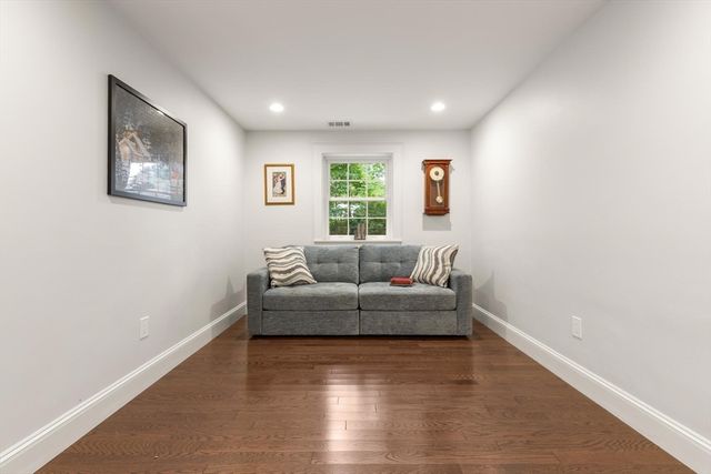 9 Wild Rose Dr, Andover, MA 01810