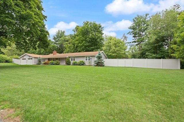 9 Wild Rose Dr, Andover, MA 01810