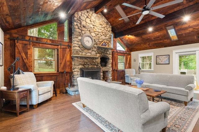 9 Wild Rose Dr, Andover, MA 01810