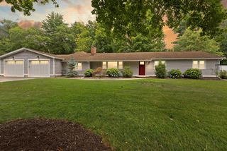 9 Wild Rose Dr, Andover, MA 01810
