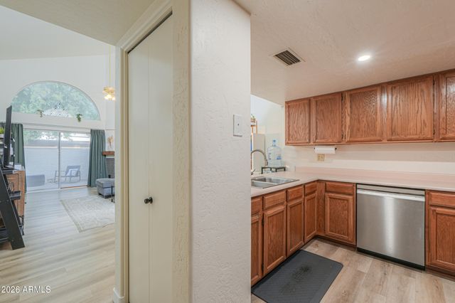 2100 W LEMON TREE Place 3, Chandler, AZ 85224