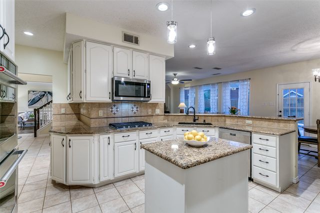 1705 Marian Lane, Flower Mound, TX 75028