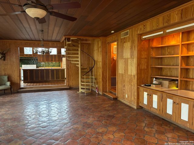 1049 Allen Ave., New Braunfels, TX 78006