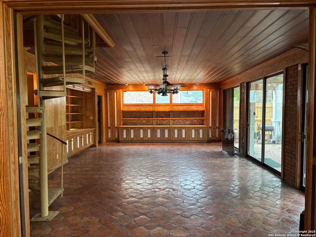 1049 Allen Ave., New Braunfels, TX 78006