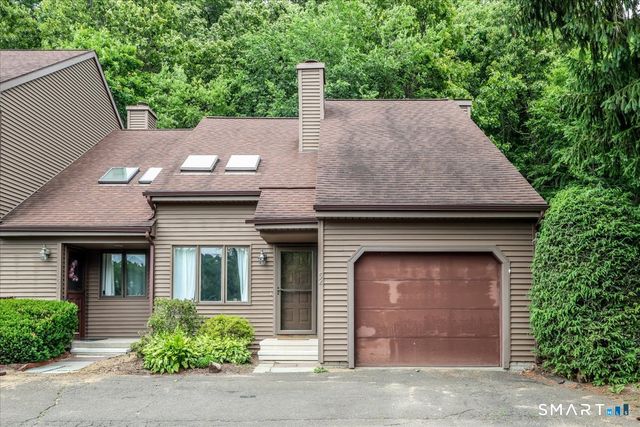 52 Twin Oaks 52, New Milford, CT 06776