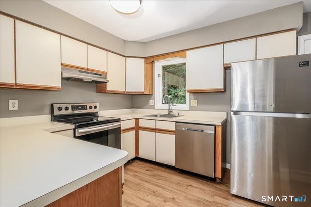 52 Twin Oaks 52, New Milford, CT 06776