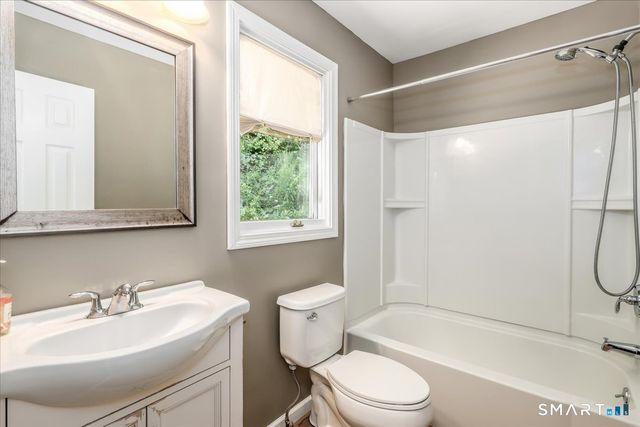 52 Twin Oaks 52, New Milford, CT 06776