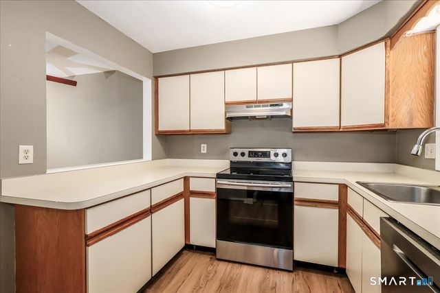 52 Twin Oaks 52, New Milford, CT 06776