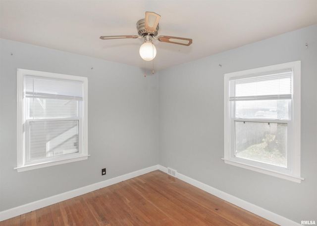 3017 BELLEVUE Avenue, Bettendorf, IA 52722