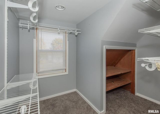 3017 BELLEVUE Avenue, Bettendorf, IA 52722