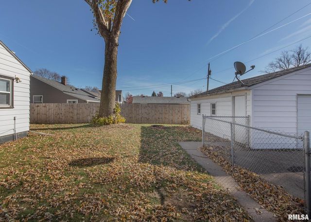 3017 BELLEVUE Avenue, Bettendorf, IA 52722