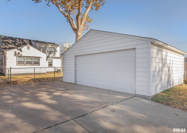 3017 BELLEVUE Avenue, Bettendorf, IA 52722