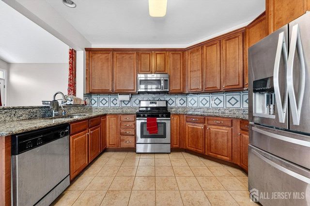 50 NE Dahlia Court, Piscataway, NJ 08854