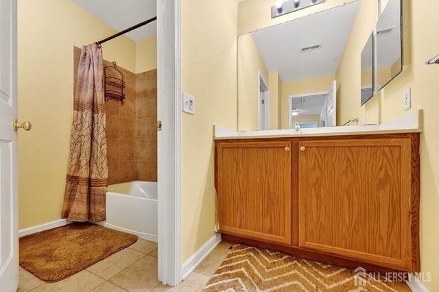 50 NE Dahlia Court, Piscataway, NJ 08854