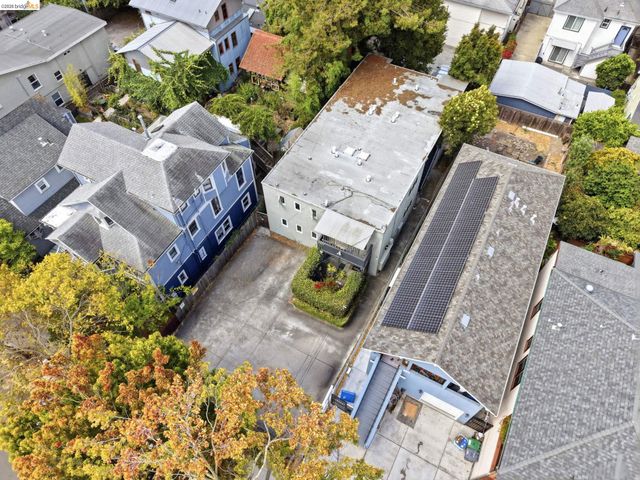 2922 Otis St, Berkeley, CA 94703