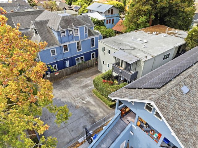 2922 Otis St, Berkeley, CA 94703