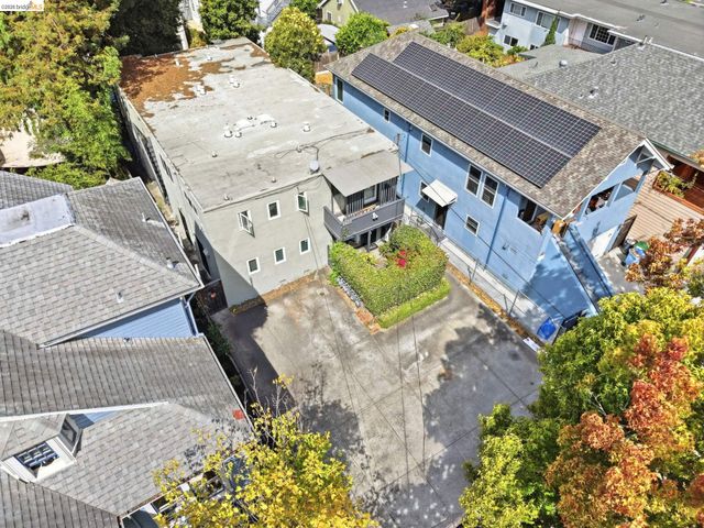 2922 Otis St, Berkeley, CA 94703