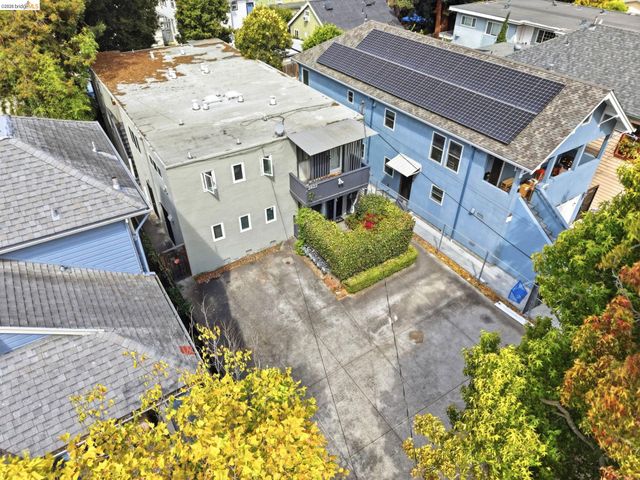 2922 Otis St, Berkeley, CA 94703