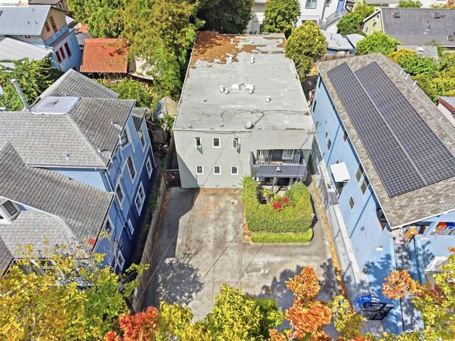 2922 Otis St, Berkeley, CA 94703
