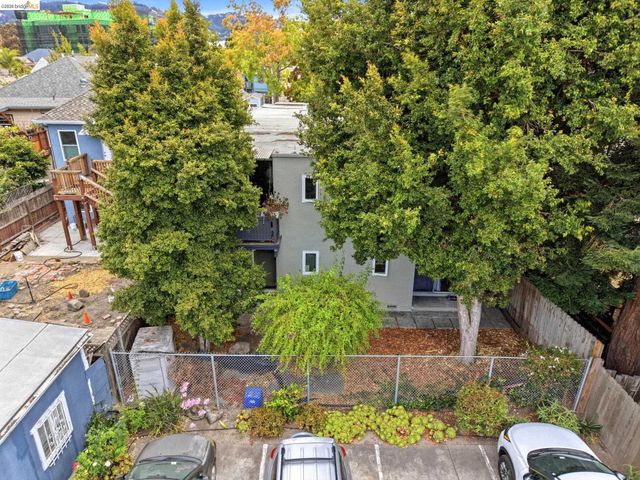2922 Otis St, Berkeley, CA 94703