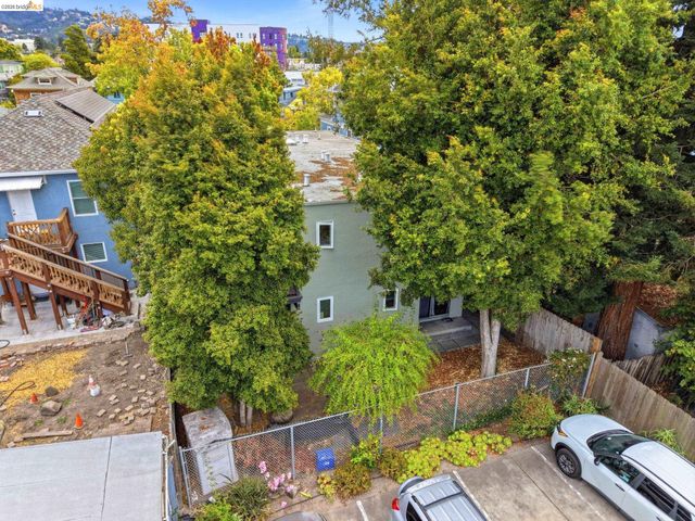 2922 Otis St, Berkeley, CA 94703