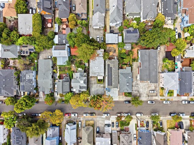 2922 Otis St, Berkeley, CA 94703