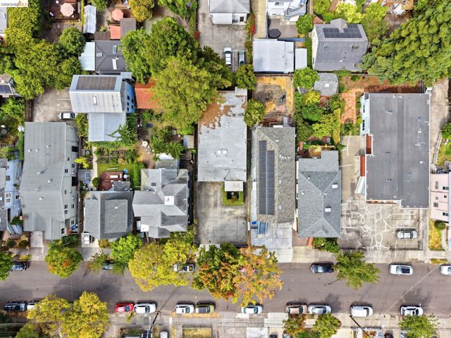 2922 Otis St, Berkeley, CA 94703