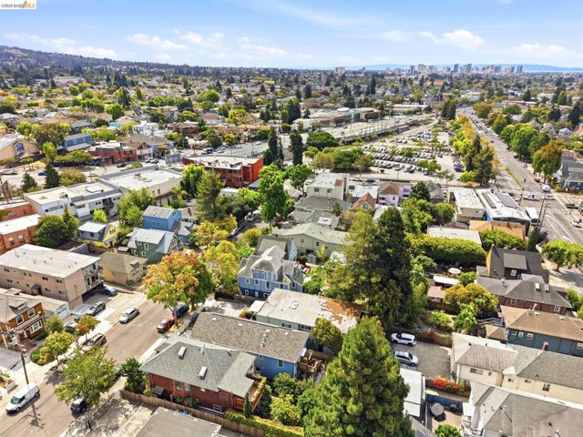 2922 Otis St, Berkeley, CA 94703