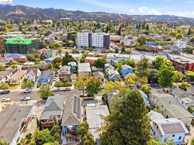 2922 Otis St, Berkeley, CA 94703