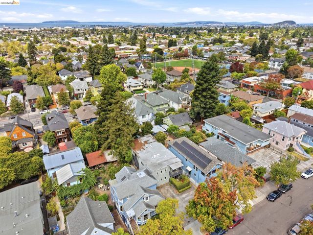 2922 Otis St, Berkeley, CA 94703