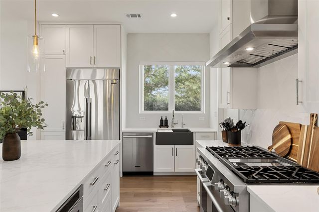 12120 FITZHUGH PL, Dripping Springs, TX 78620