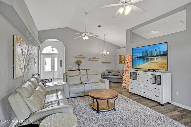 20 WOODHOLME Lane, Palm Coast, FL 32164